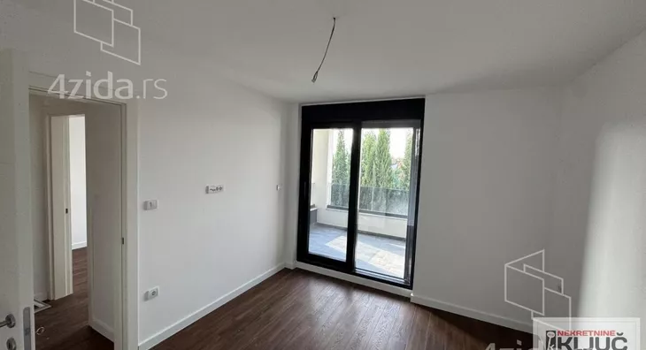 Četvoroiposoban stan | 4zida