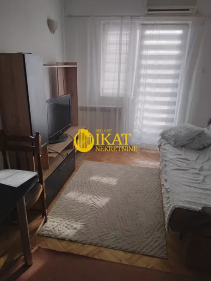 Ivana Sarića | 4zida.rs