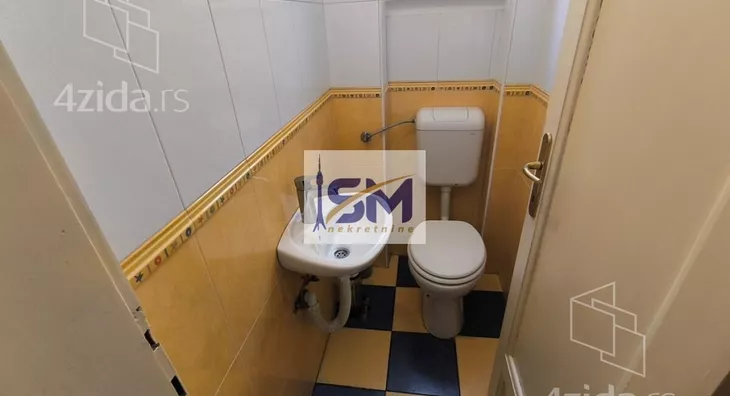 Četvoroiposoban stan | 4zida