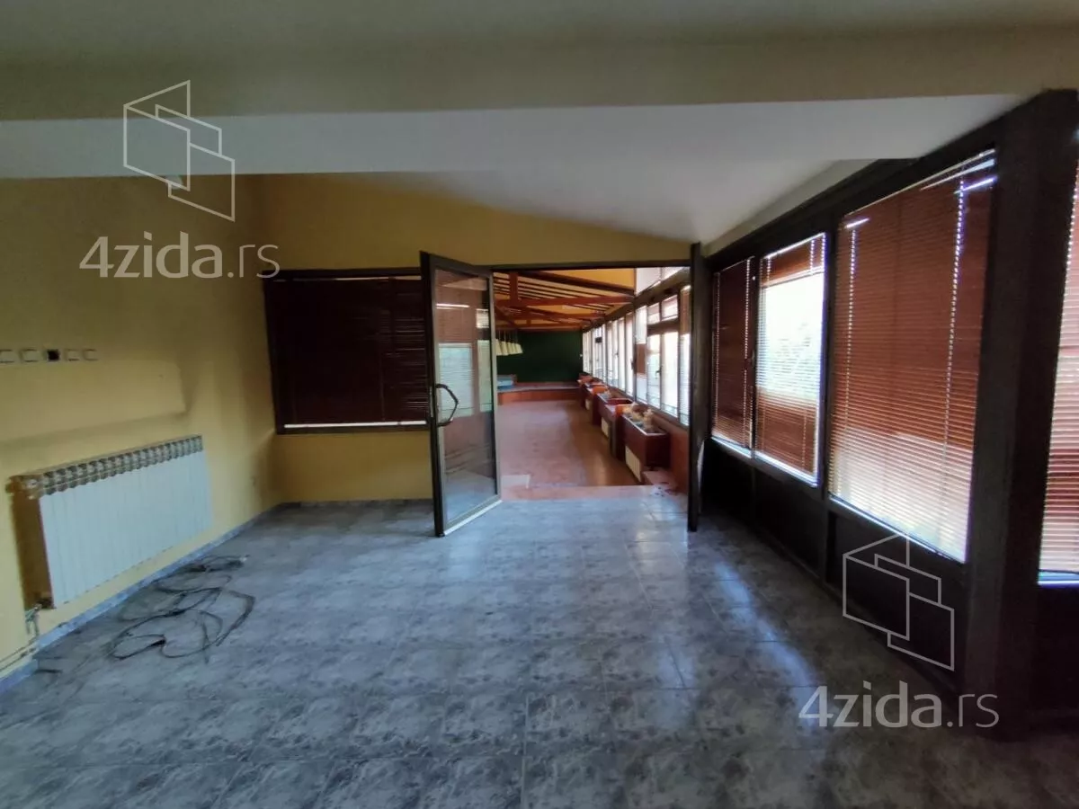 Poslovni prostor | 4zida