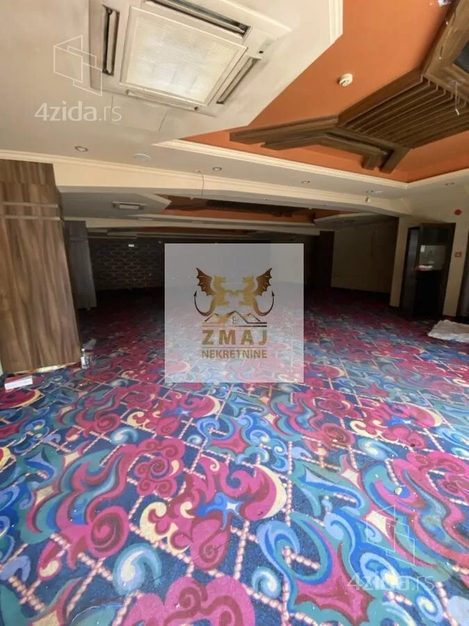 Poslovna zgrada | 4zida