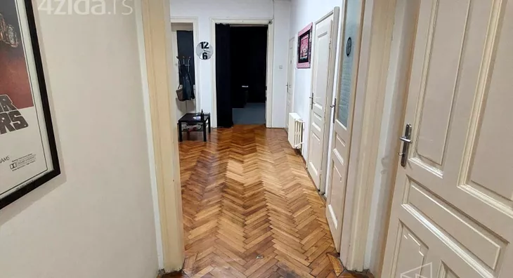 Četvoroiposoban stan | 4zida