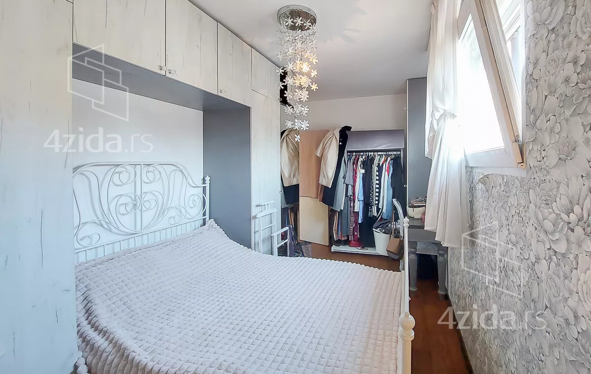 Petosoban stan | 4zida