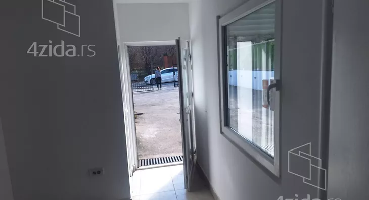 Poslovni prostor | 4zida