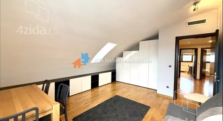 Petosoban stan | 4zida