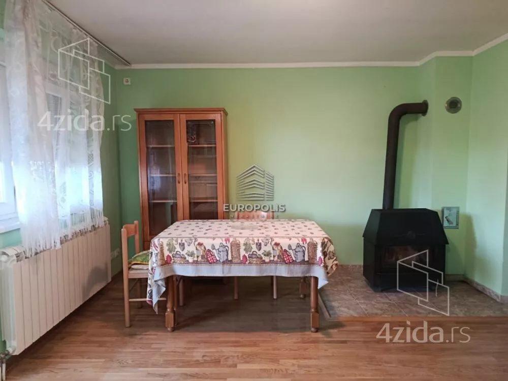 Petoiposoban stan | 4zida