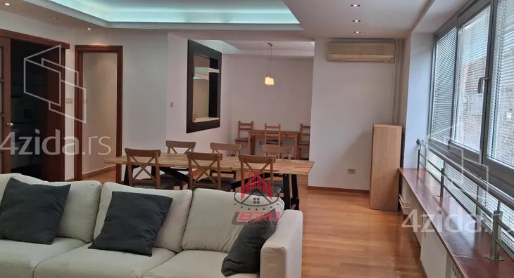 Petoiposoban stan | 4zida