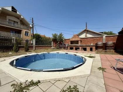 Crveni Krst | 4zida.rs