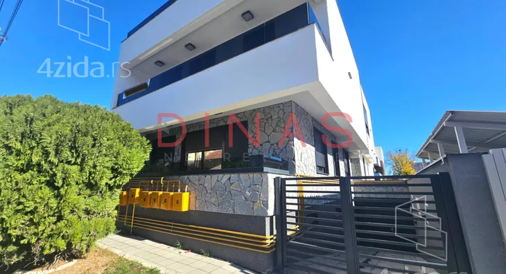 Petosoban stan | 4zida