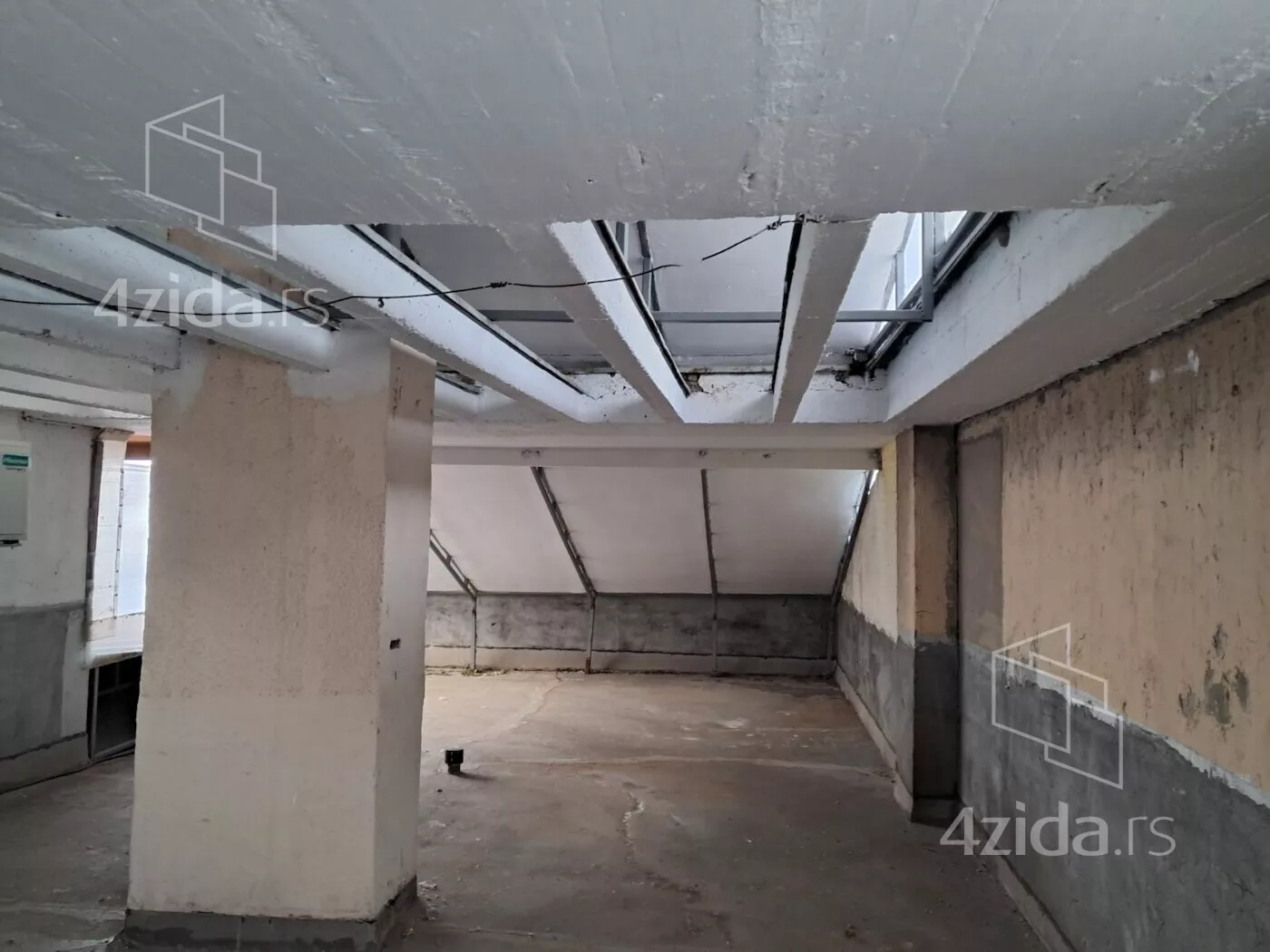 Troiposoban stan | 4zida