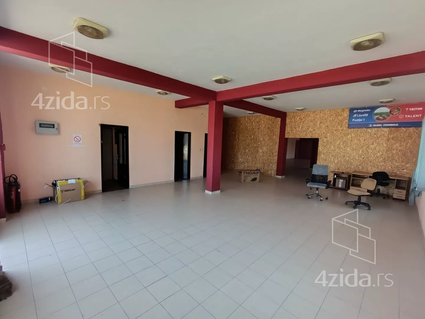 Poslovna zgrada | 4zida
