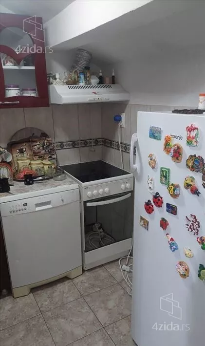 Troiposoban stan | 4zida