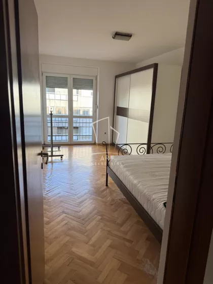 Karađorđeva | 4zida.rs