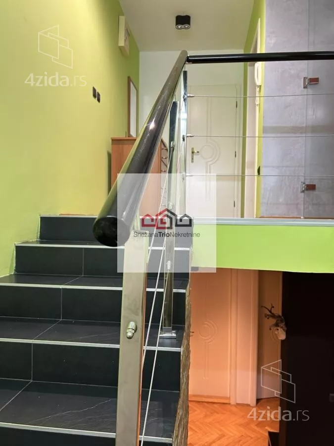 Četvoroiposoban stan | 4zida