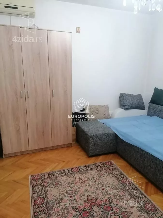 Šestosoban stan | 4zida