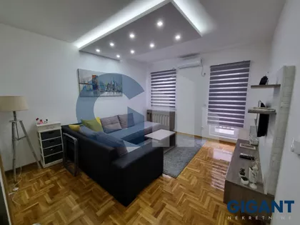 Miljana Miljanića | 4zida.rs