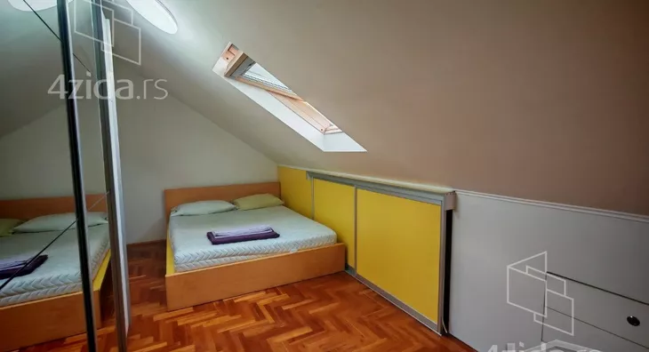 Petosoban stan | 4zida