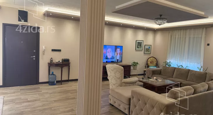 Petosoban stan | 4zida