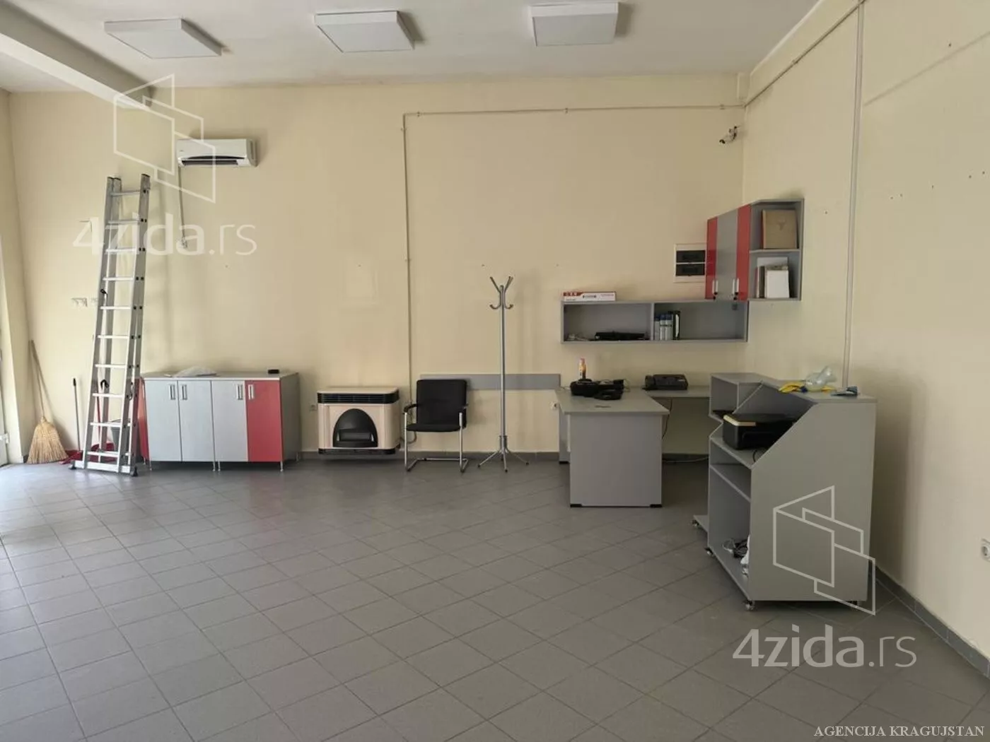 Poslovni prostor | 4zida