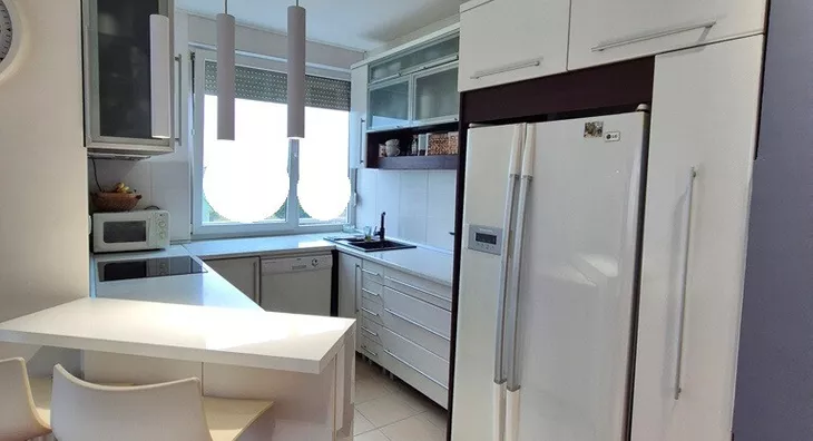 Šestosoban stan | 4zida