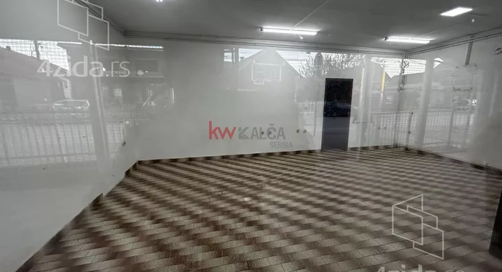 Lokal | 4zida