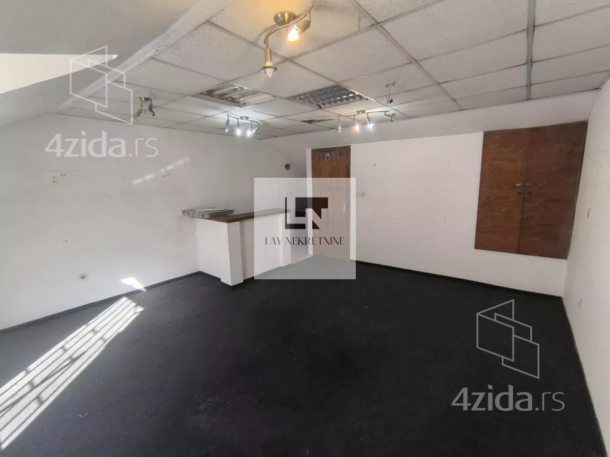 Lokal | 4zida