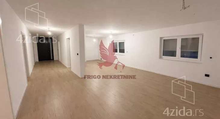 Četvoroiposoban stan | 4zida