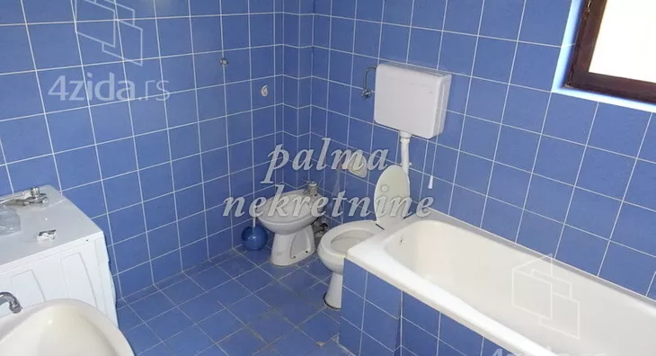 Poslovna zgrada | 4zida