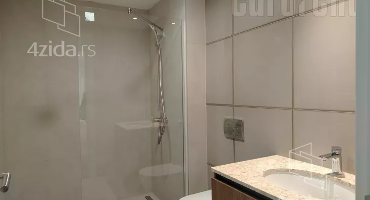 Sedmosoban stan | 4zida