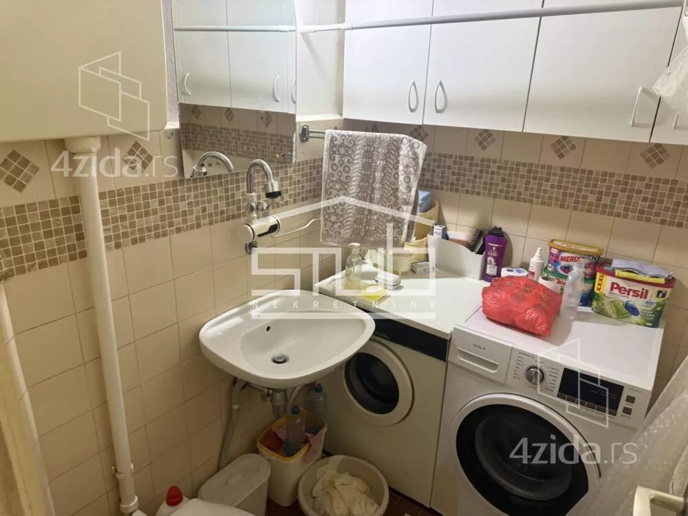 Petosoban stan | 4zida