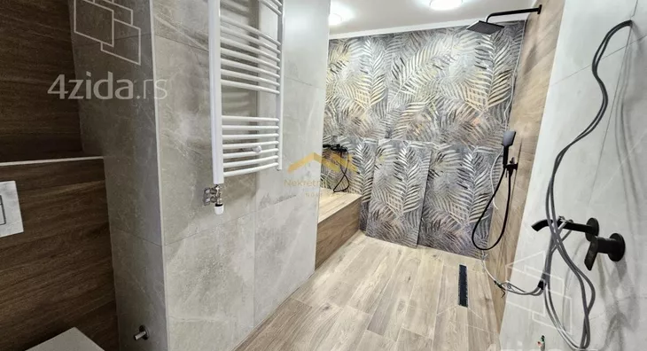 Četvoroiposoban stan | 4zida