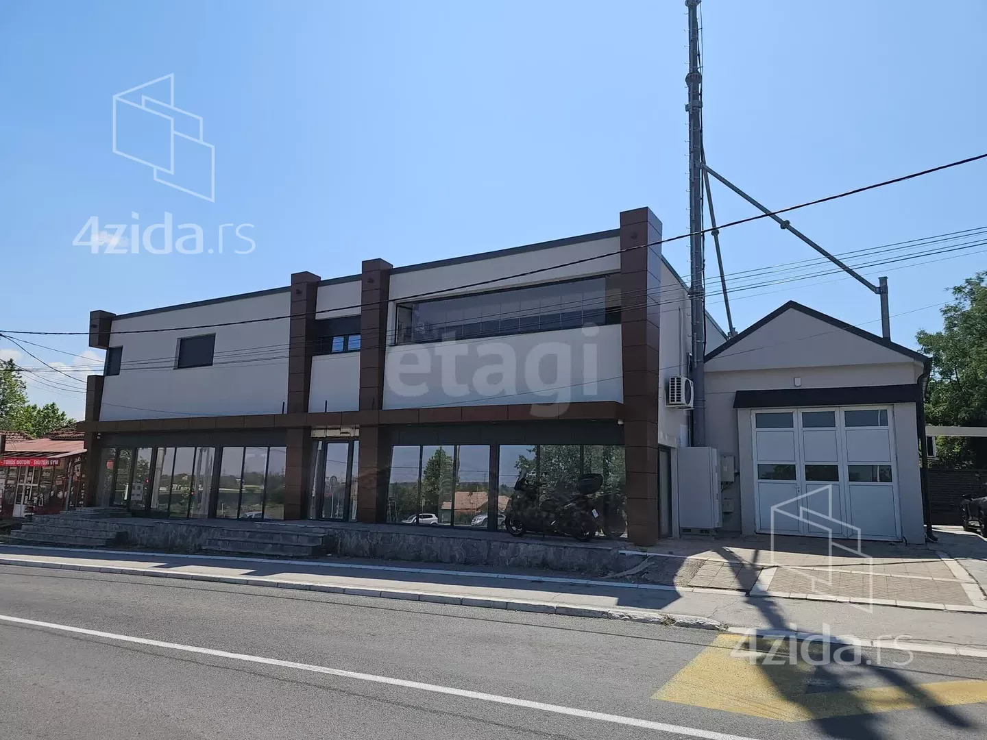 Lokal | 4zida