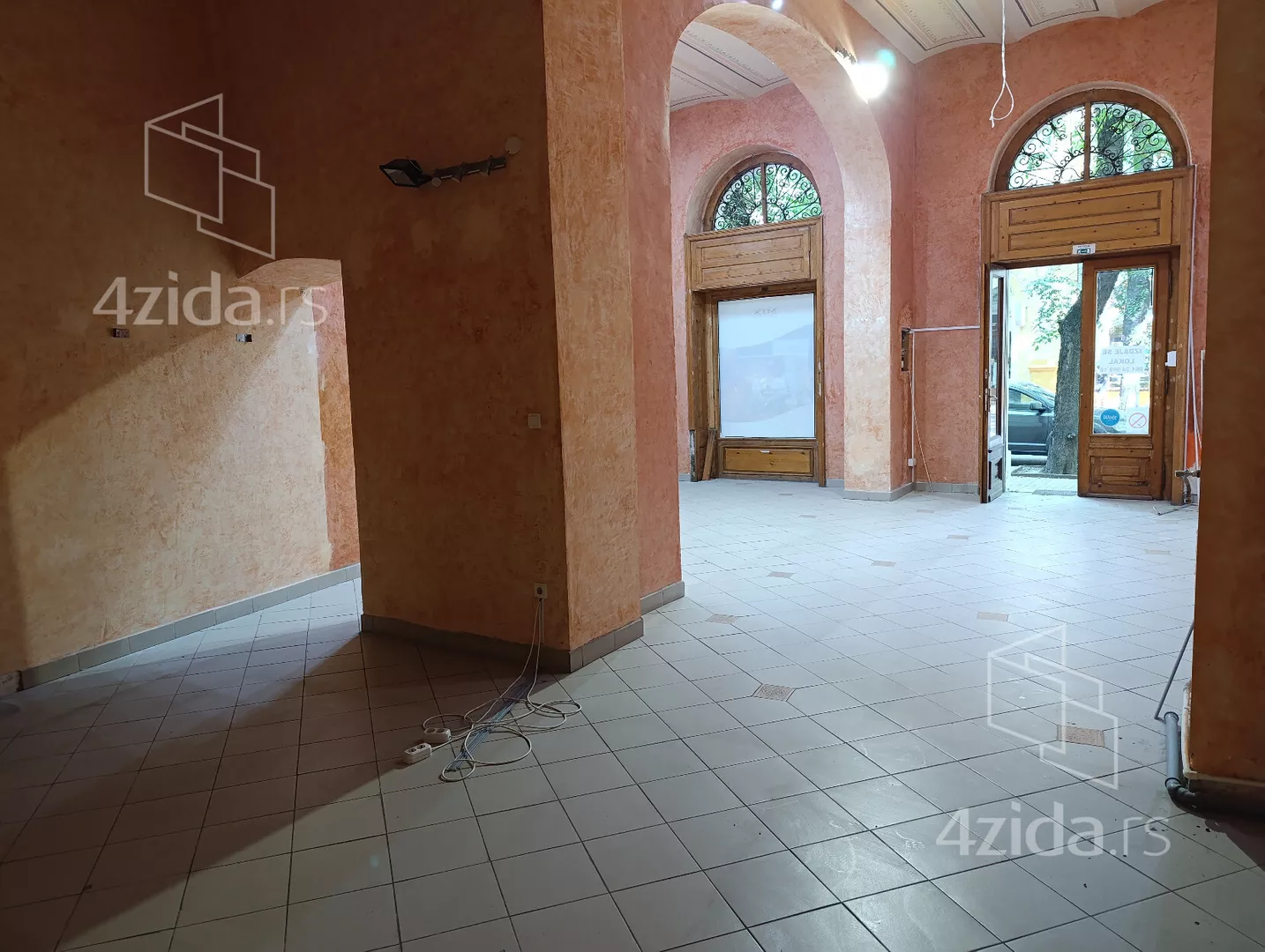 Lokal | 4zida