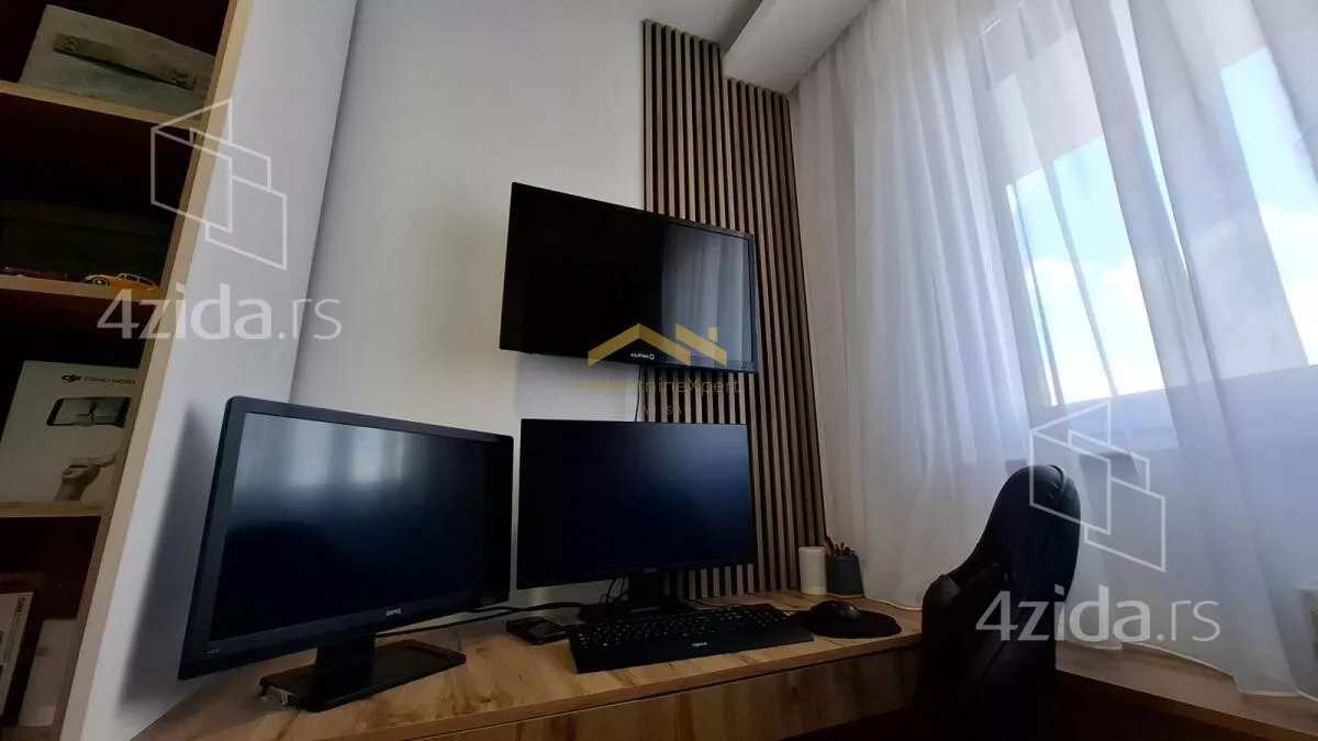 Četvoroiposoban stan | 4zida