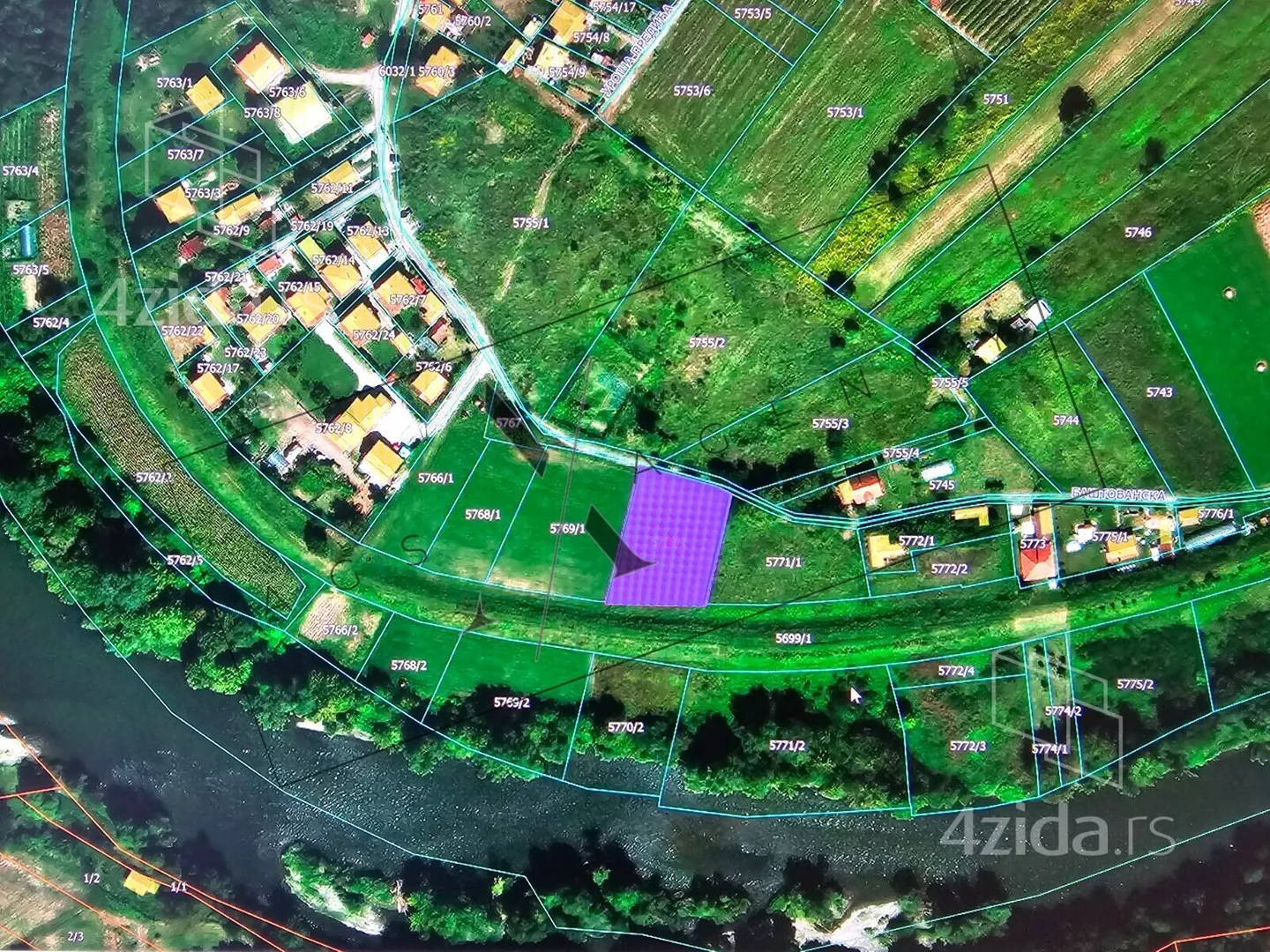 Građevinsko zemljište | 4zida