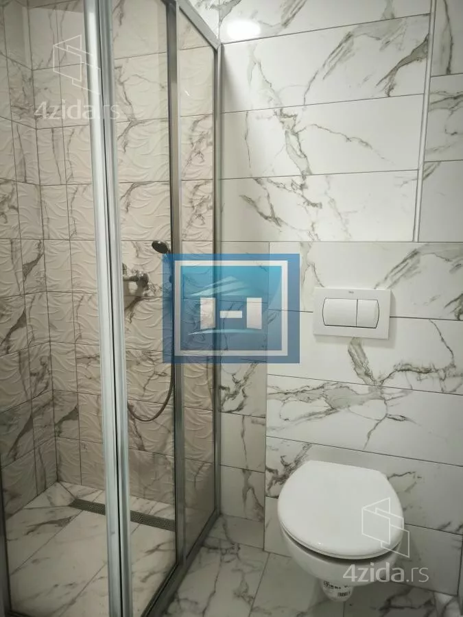 Šestosoban stan | 4zida