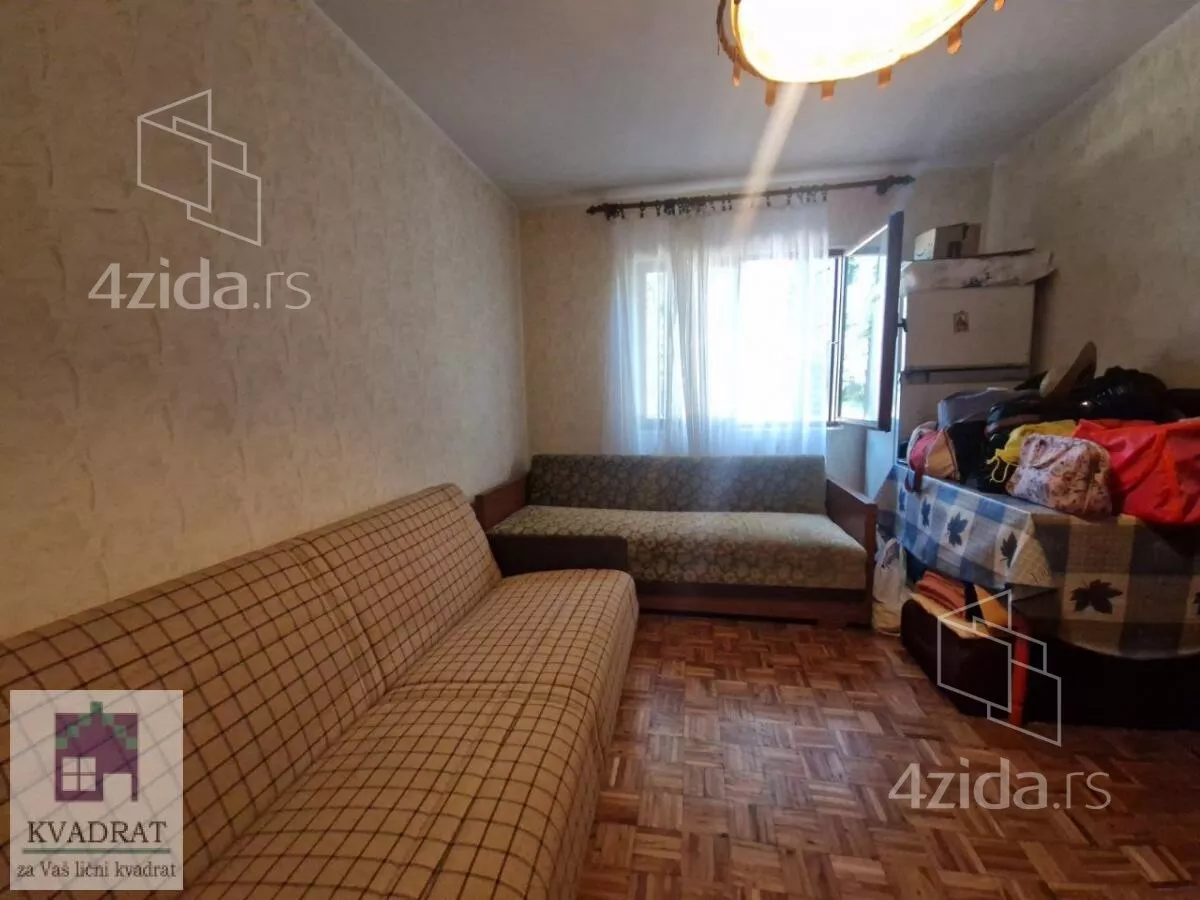 Plac | 4zida