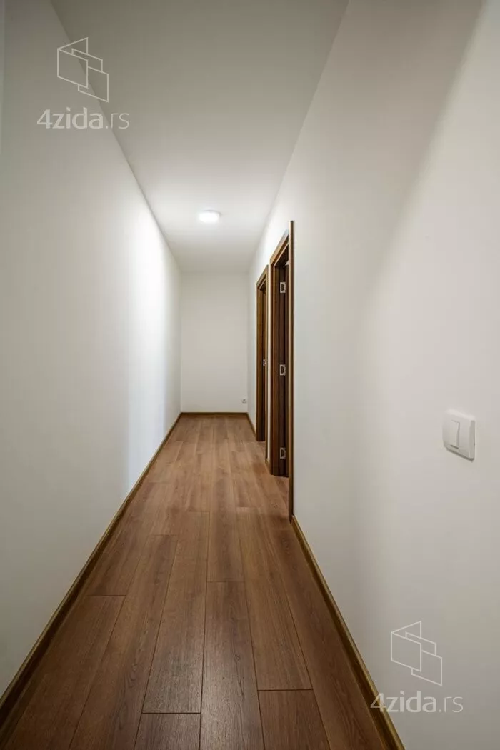 Četvoroiposoban stan | 4zida