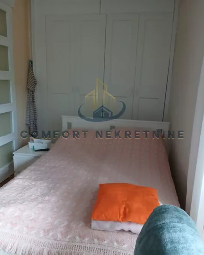 Vukov Spomenik | 4zida.rs