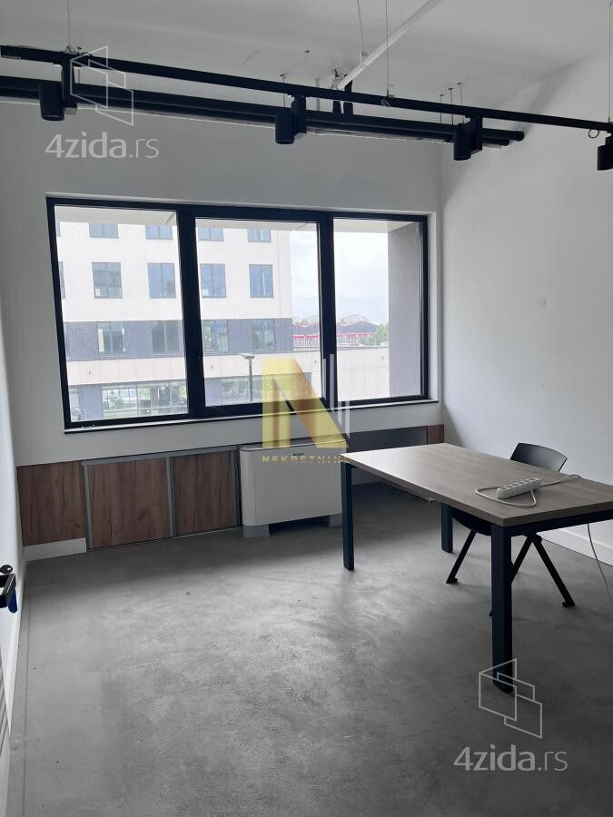 Сдается коммерческое помещение, Салайка, 13€, 320m² — фото