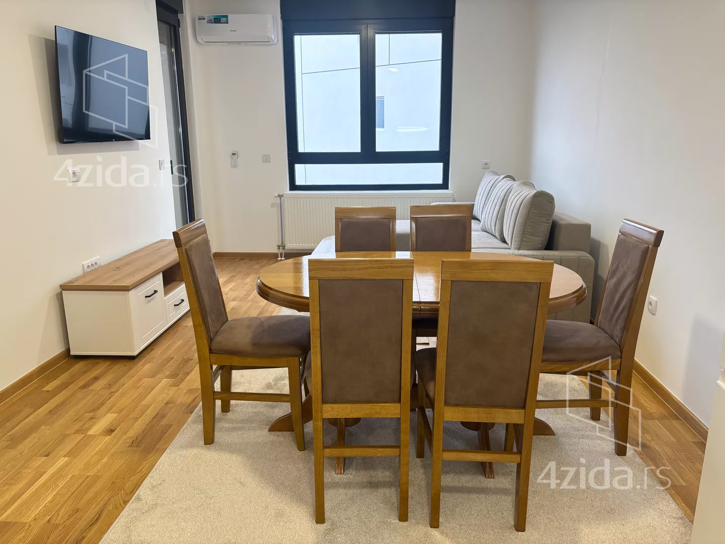 Jednoiposoban stan | 4zida