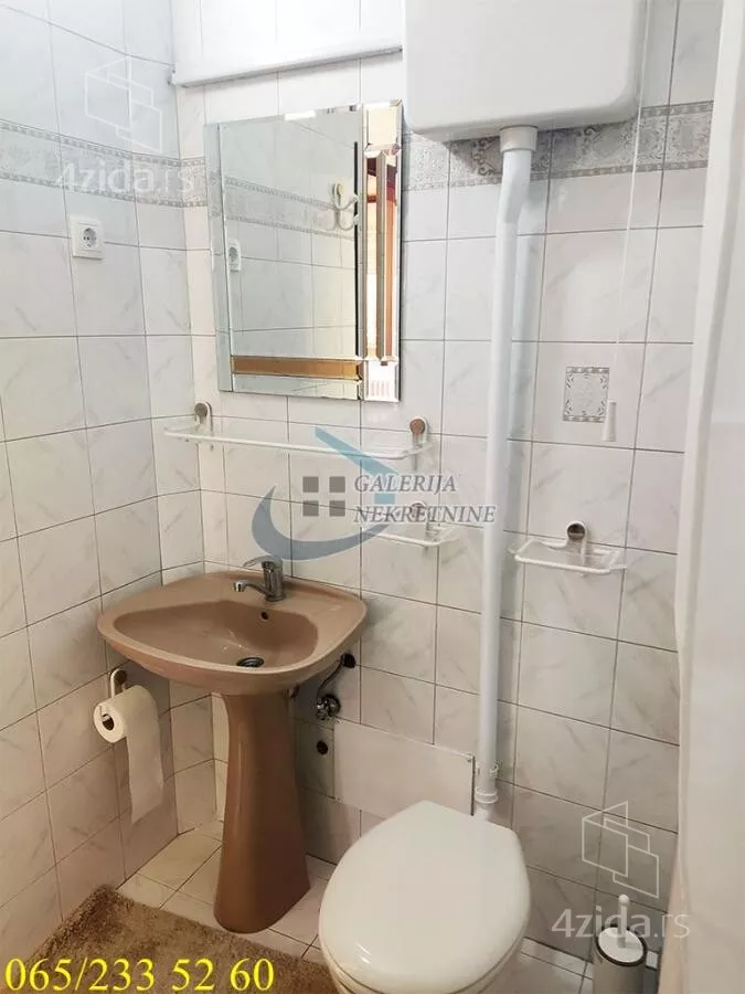 Četvoroiposoban stan | 4zida