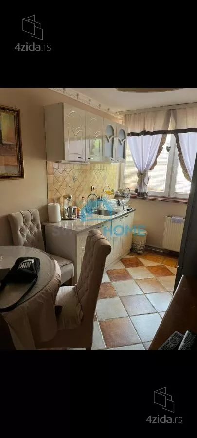 Petosoban stan | 4zida