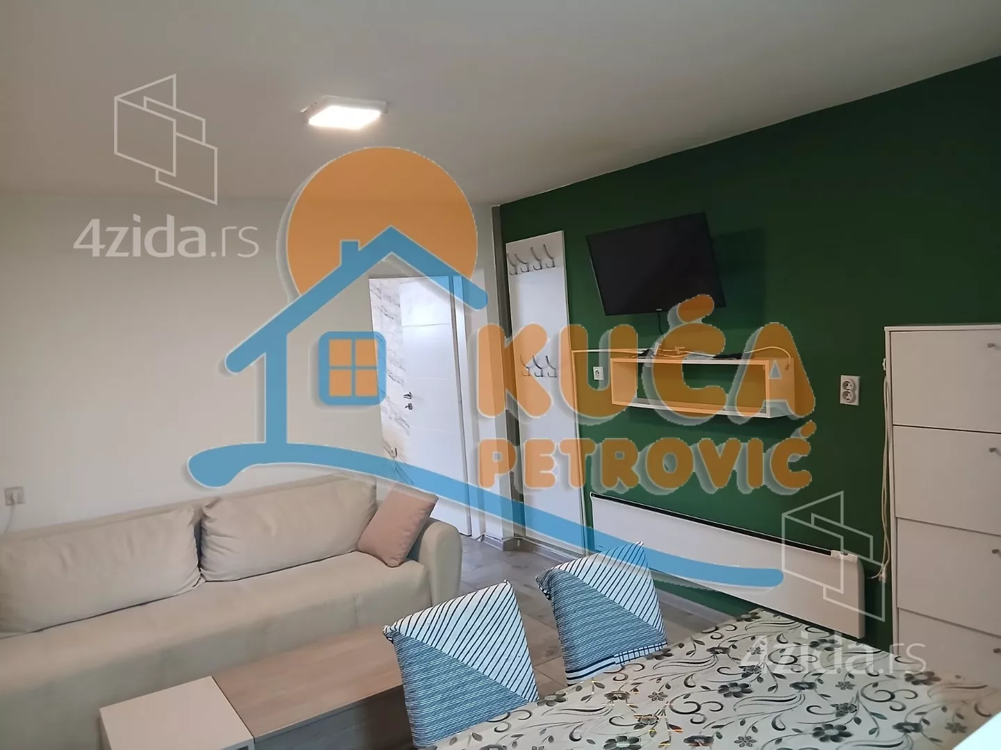 Jednoiposoban stan | 4zida