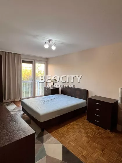 Karađorđev trg | 4zida.rs