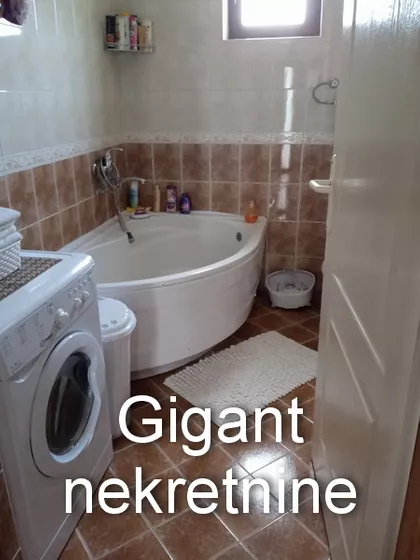 Donje Vlase | 4zida.rs