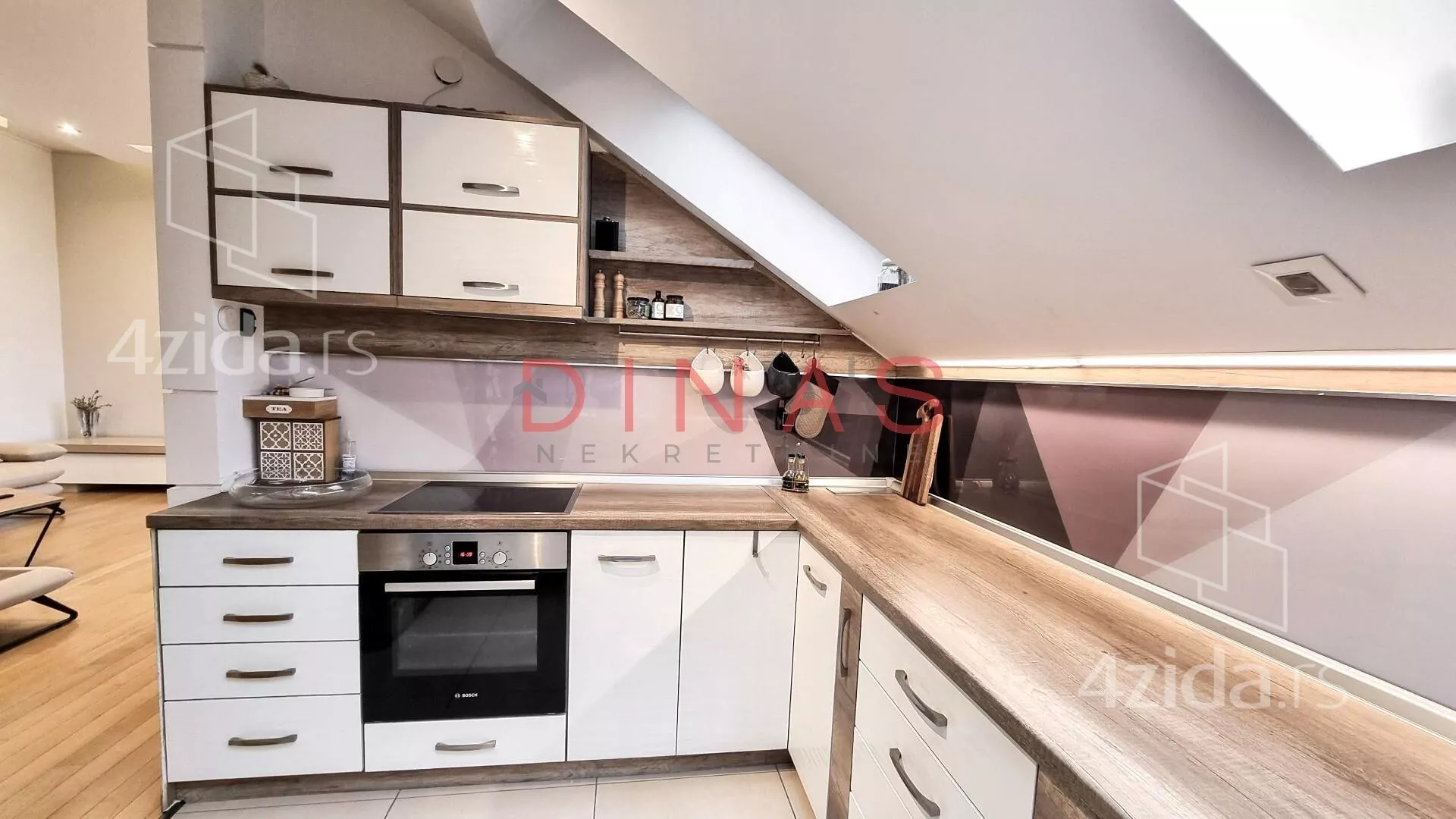 Petosoban stan | 4zida