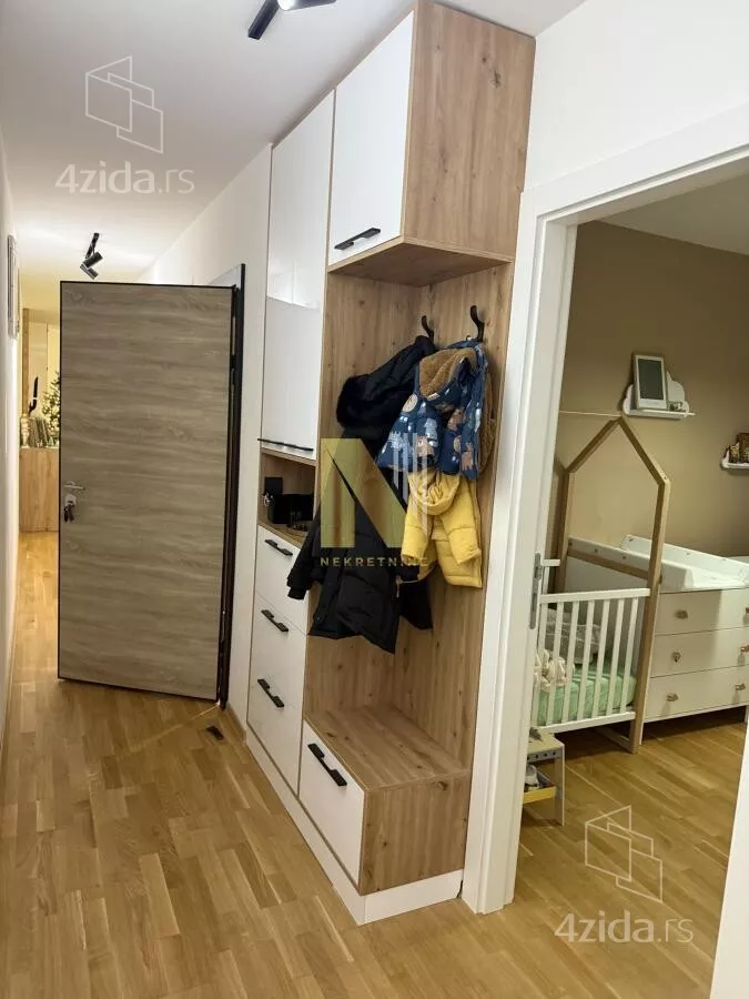 Troiposoban stan | 4zida