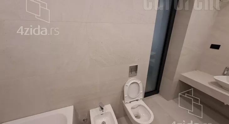 Petosoban stan | 4zida