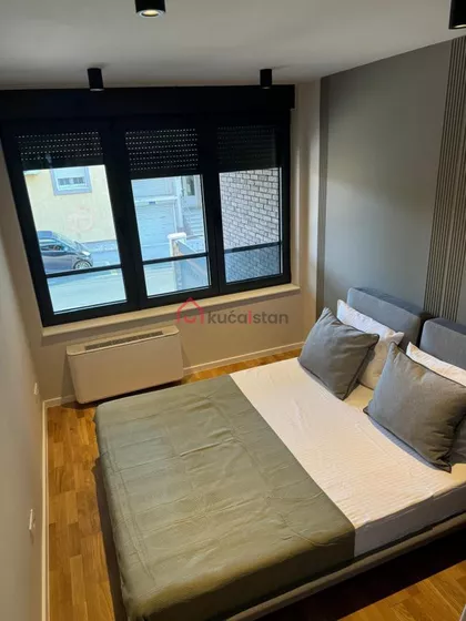 Crveni Krst Vračar | 4zida.rs